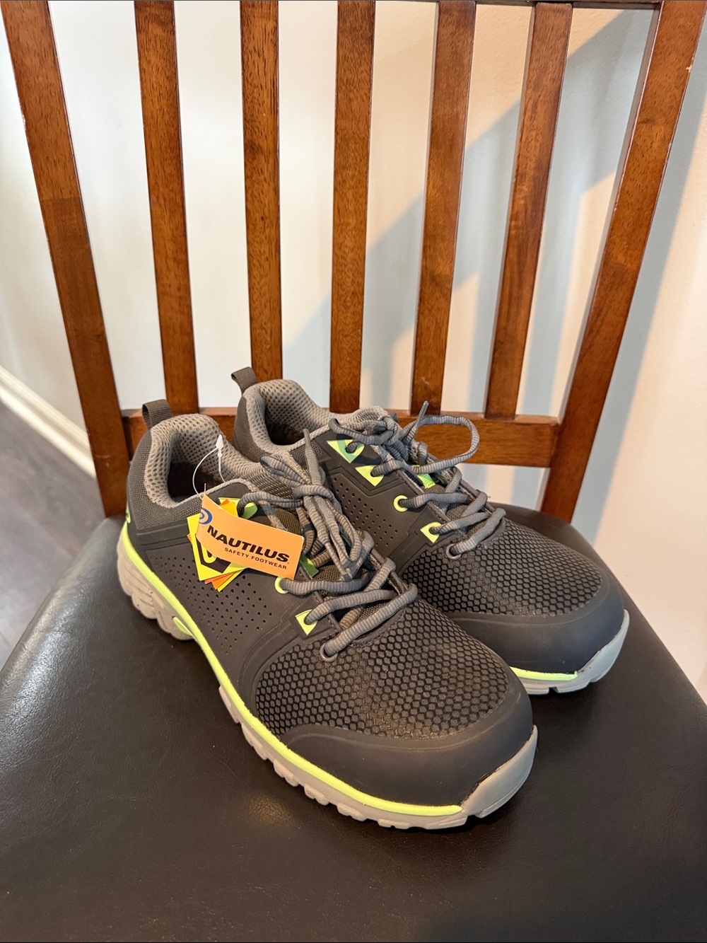 NWT Nautilus Safety Shoes